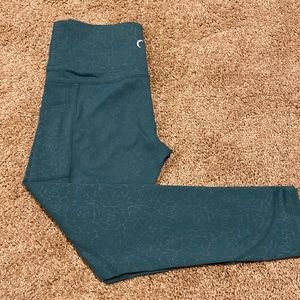Zyia Dark Teal Floral Pocket Light N Tight Hi-Rise 7/8 24”